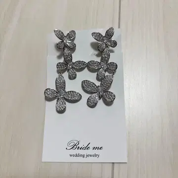 Bride me 나비 모티브 귀찌