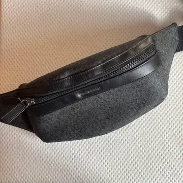 마이클코어스 웨스트 파우치