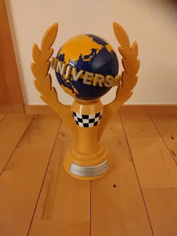 USJ 트로피 지구본 디자인 마리오 카트