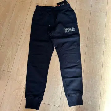 새상품 언더아머 테이퍼드 팬츠 정가 8800엔 기모 M