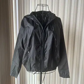 새상품 쥬시 꾸뛰르 S 점퍼 바람막이 후드 부착