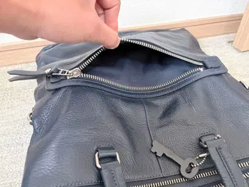 FOSSIL 네이비 가죽 토트백