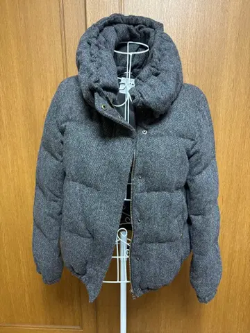 그레이 계열 다운 자켓