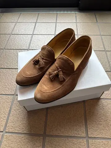 [ ARTIOS ] 스웨이드 태슬 로퍼 이탈리아제