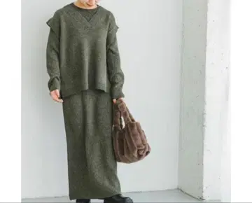 올리브 그린 니트 셋업