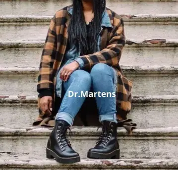 닥터마틴 레오나 7홀 부츠 거의 미사용