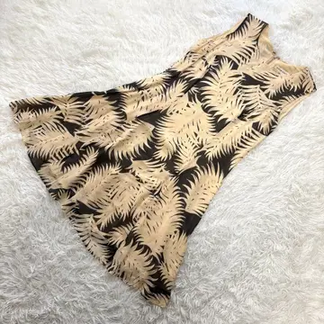 새상품급 언클라인 [M 상당] 슬리브리스 원피스 올 패턴 실크 베이지