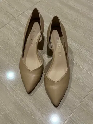 르 타론 베이지 펌프스 새상품급 23cm