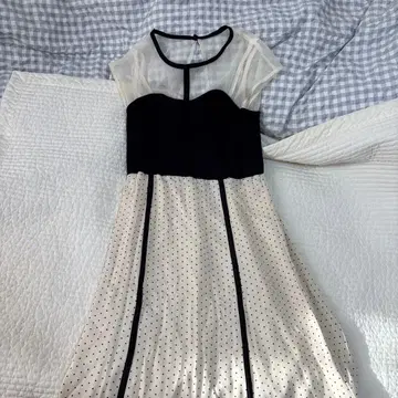 MERCURY DUO 반팔 롱 원피스 S 사이즈 블랙과 아이보리