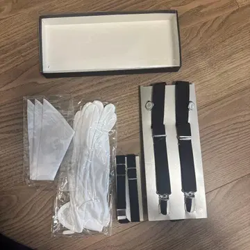 화이트 손수건 3개와 블랙 서스펜더 세트 장갑 결혼식