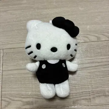 산리오 키티 50주년 흑백 봉제 인형 키링