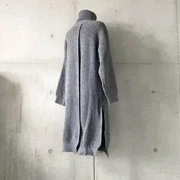 택 포함 새상품 백 슬릿 터틀넥 니트 원피스 그레이 FREE