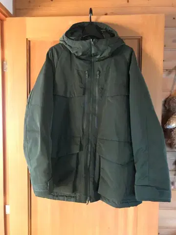 UNIQLO x White Mountaineering 다운 자켓