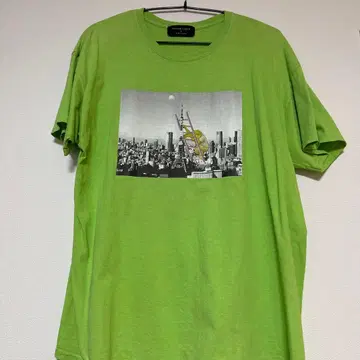 그린 T셔츠 그래픽 프린트