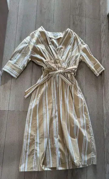 스트라이프 랩 스타일 롱 원피스