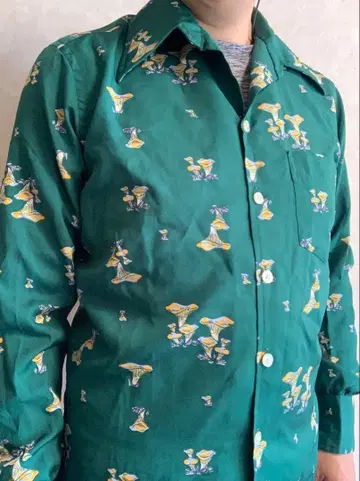 [ 초레어 빈티지 ] 버섯 패턴 긴팔 셔츠 그린 L 사이즈