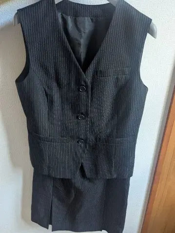 블랙 스트라이프 베스트 스커트 세트