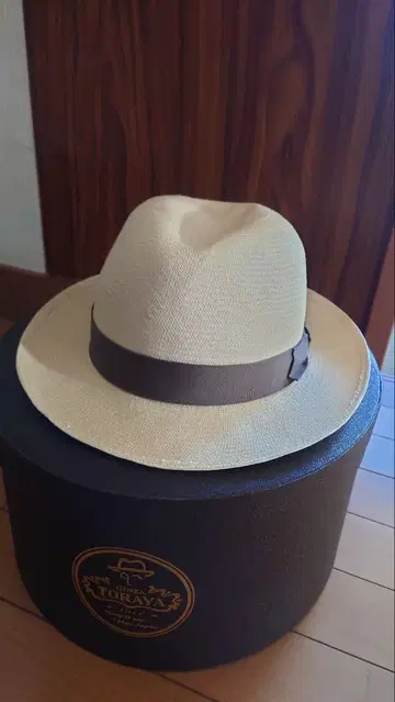 긴자 토라야 모자 가게 아이보리 스트로우 햇 브라운 리본