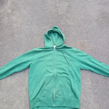 그린 컬러 후드 부착 집업 후드티