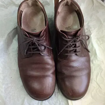 Birkenstock 브라운 레이스업 슈즈