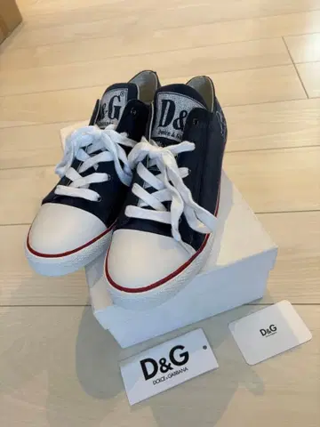 새상품 D&G 네이비 캔버스 스니커즈 27.5 (425)