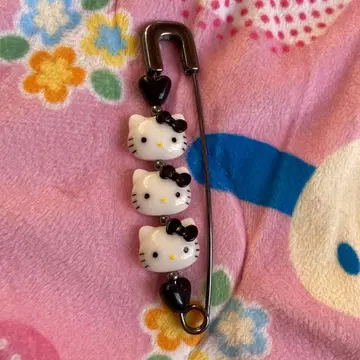 헬로키티 비즈 스트랩 로리즈팜