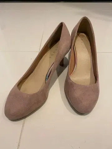 고급 핑크 베이지 스웨이드 펌프스 23cm 힐 약 6cm 포멀 대응