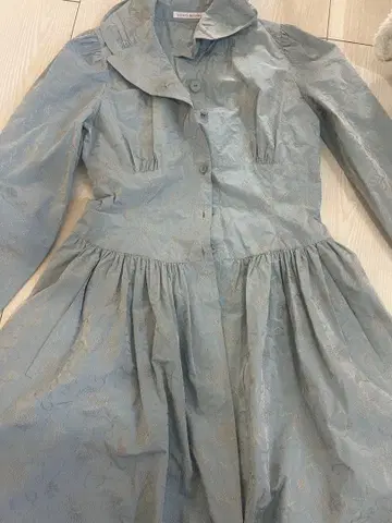 꽃무늬 자수 라이트 블루 셔츠 드레스