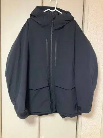 유니클로 하이브리드 다운 후드티 블랙 XL 시착만 한 상품