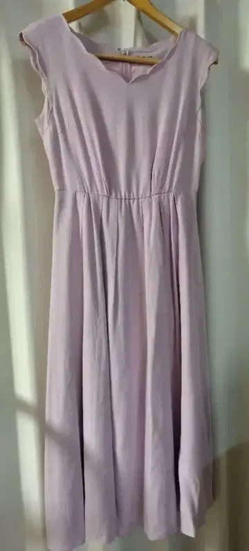 아푸이저 리셰 연보라 슬리브리스 원피스