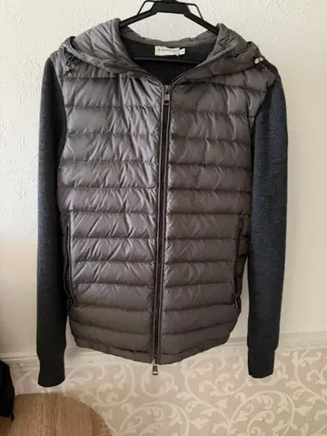 MONCLER 그레이 다운 자켓 사이즈 S