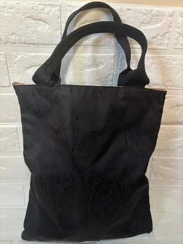 에트로 페이즐리 무늬 블랙 토트백 (바닥 없음)