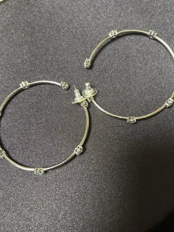 SWAROVSKI 실버 후프 귀걸이 큐빅 포함