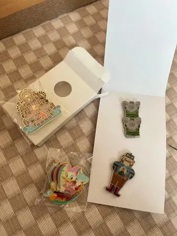디즈니 핀 배지 4개 세트
