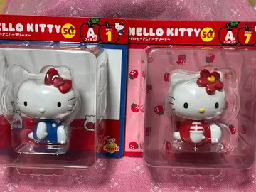 헬로키티 50주년 피규어 2종 세트
