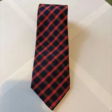 Brooks Brothers 네이비와 빨간색 체크 넥타이