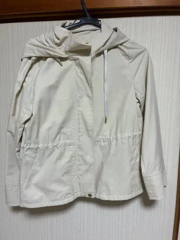 아이보리 후드 부착 마운틴 파카 9R