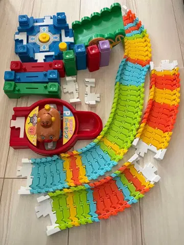 호빵맨 움직이는 완구 레일 세트