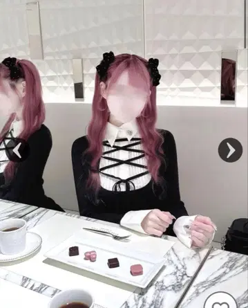 HONEYMEW 레이스업 도킹 상의 허니뮤우 블랙