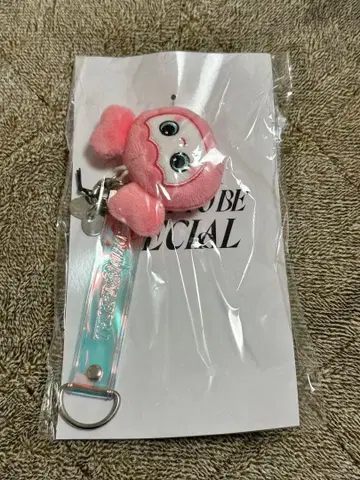 TWICE BABY LOVELY 키링 스트랩 모모