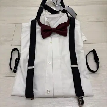 턱시도용 화이트 셔츠와 서스펜더와 보타이 세트