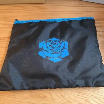 Ado 바다를 건너 산을 넘어, 트래블 파우치