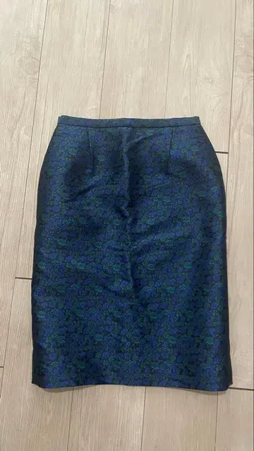 Aliquam 블루 계열 꽃무늬 타이트 스커트