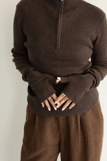 새상품급 핸드 워머 지퍼 니트탑 카베사 로쏘