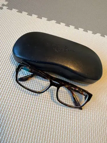 레이밴 캣아이 안경과 케이스
