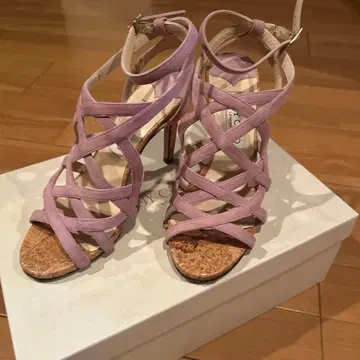 지미추 연보라 스웨이드 스트랩 샌들 힐 9cm