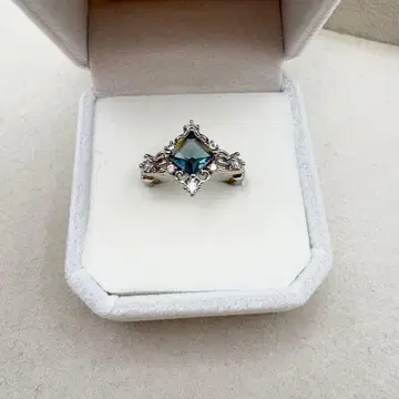 여성용 반지 골드 투명 색석 부착 유품 정리품 앤티크 주얼리