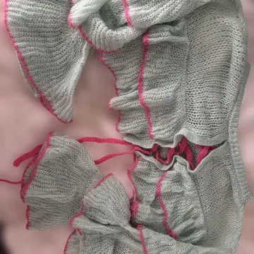 프릴 달린 니트 베스트 민트 그린