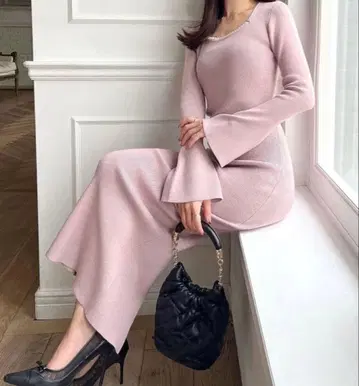 데콜테 펄 니트 원피스 리젝시 핑크 완판템