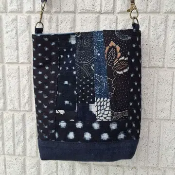 눈송이 무늬, 남색 염색 스마트폰 숄더백